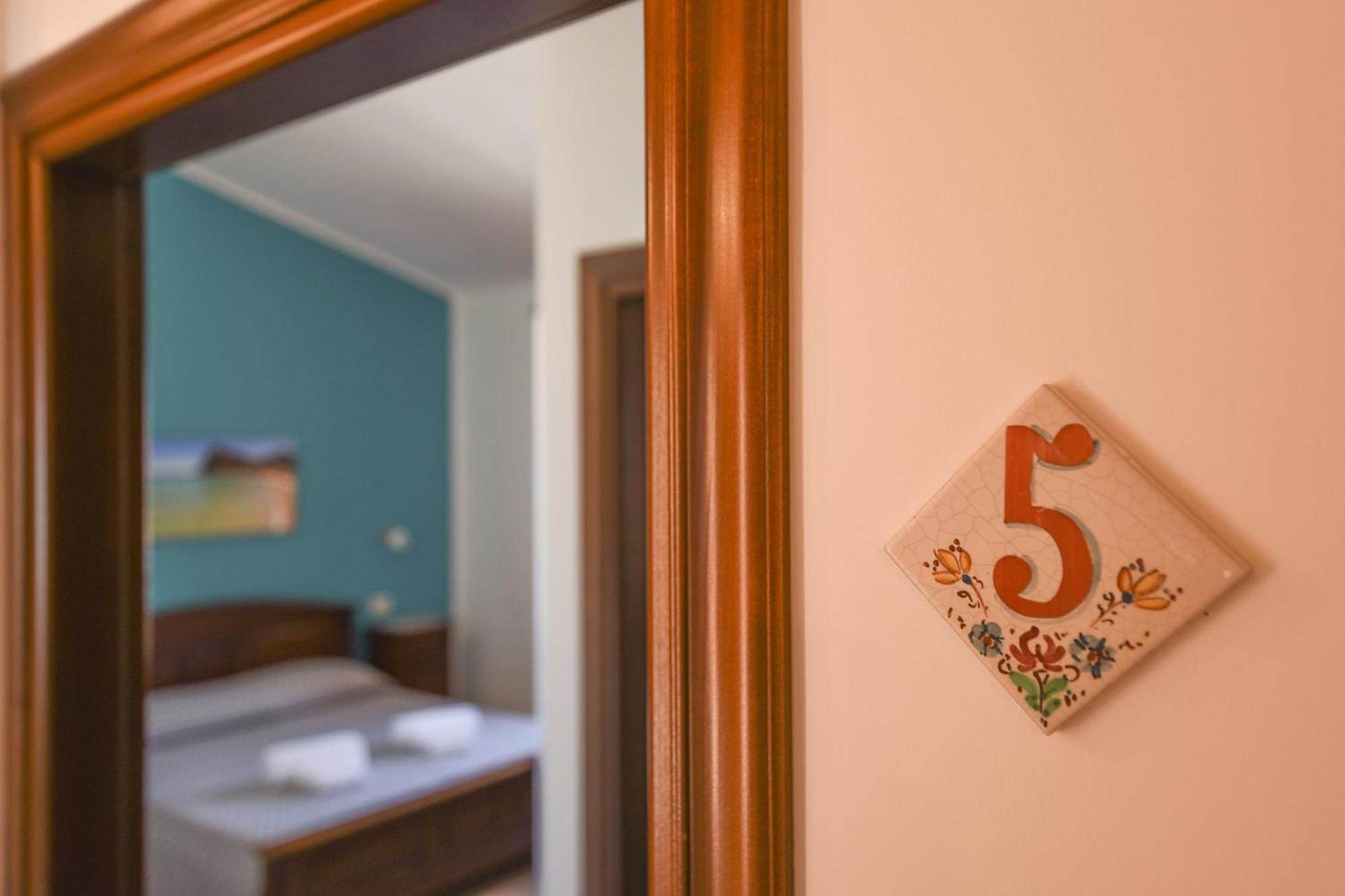 Bed and Breakfast Aurora Castelluzzo Zimmer foto