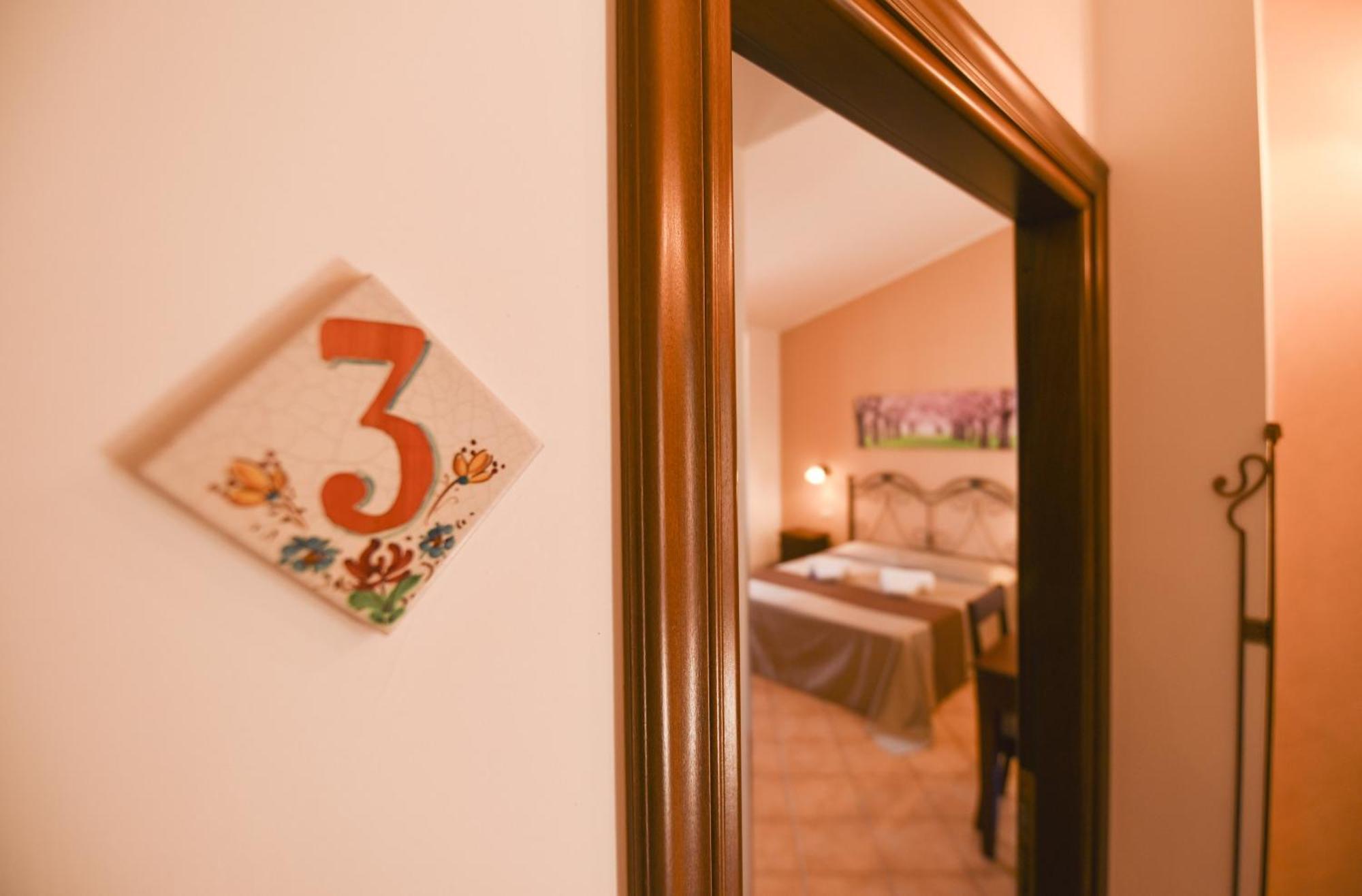 Bed and Breakfast Aurora Castelluzzo Zimmer foto
